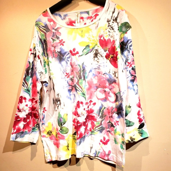 Tops - Endless Designs Womens White Floral Shirt Blouse